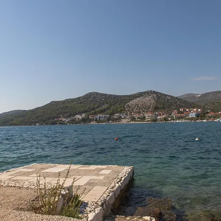 Casa vacanze Two Bedroom Seget Vranjica